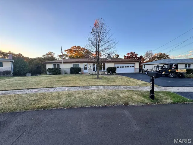 $325,000 | 2141 Sunswept Lane, High Ridge, MO 63049