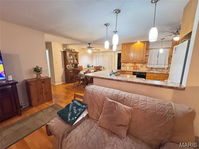 $325,000 | 2141 Sunswept Lane, High Ridge, MO 63049