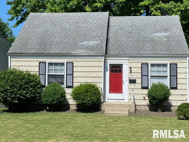 2237 South Spring Street Springfield, IL 62704 - Photo 1 of 26