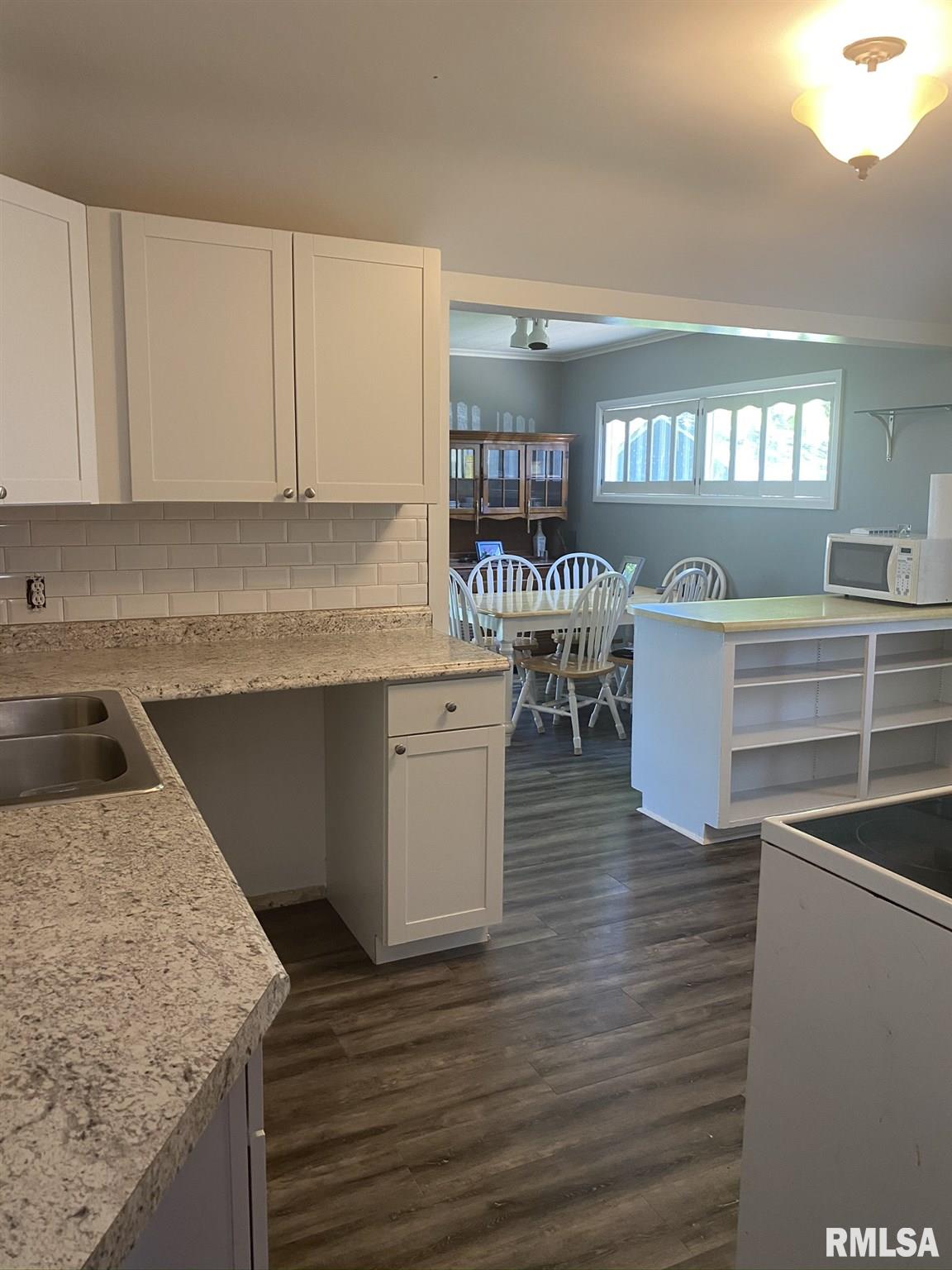 2237 South Spring Street Springfield, IL 62704 - Photo 9 of 26