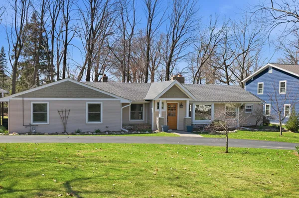 $799,000 | N60W38457 Blackhawk Drive, Oconomowoc, WI 53066