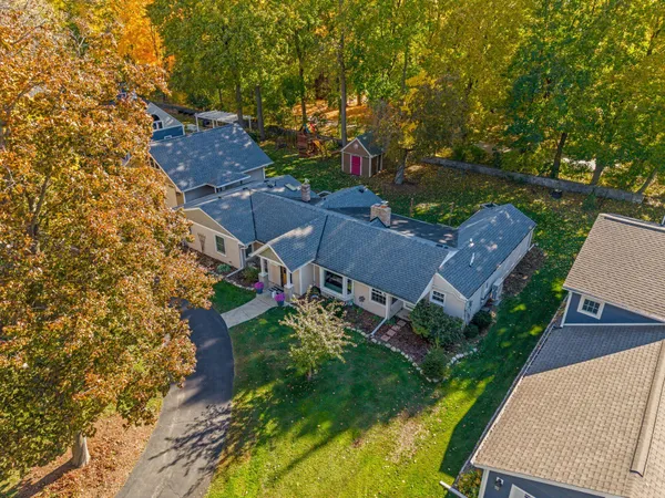 $799,000 | N60W38457 Blackhawk Drive, Oconomowoc, WI 53066