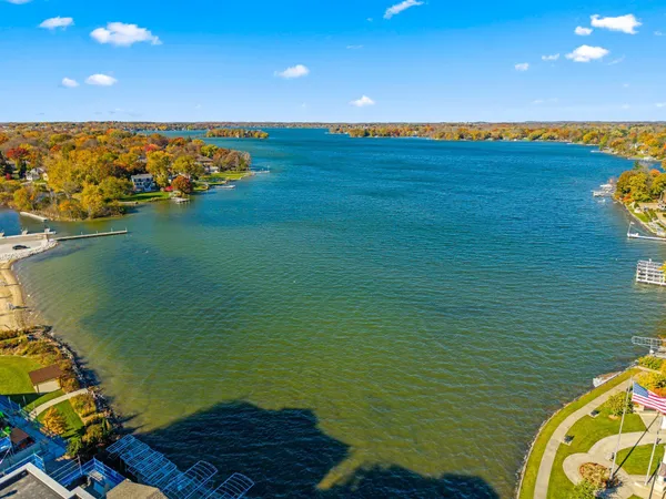 $799,000 | N60W38457 Blackhawk Drive, Oconomowoc, WI 53066