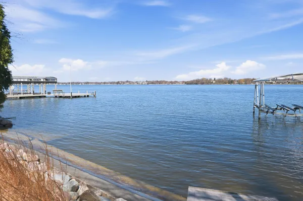 $799,000 | N60W38457 Blackhawk Drive, Oconomowoc, WI 53066