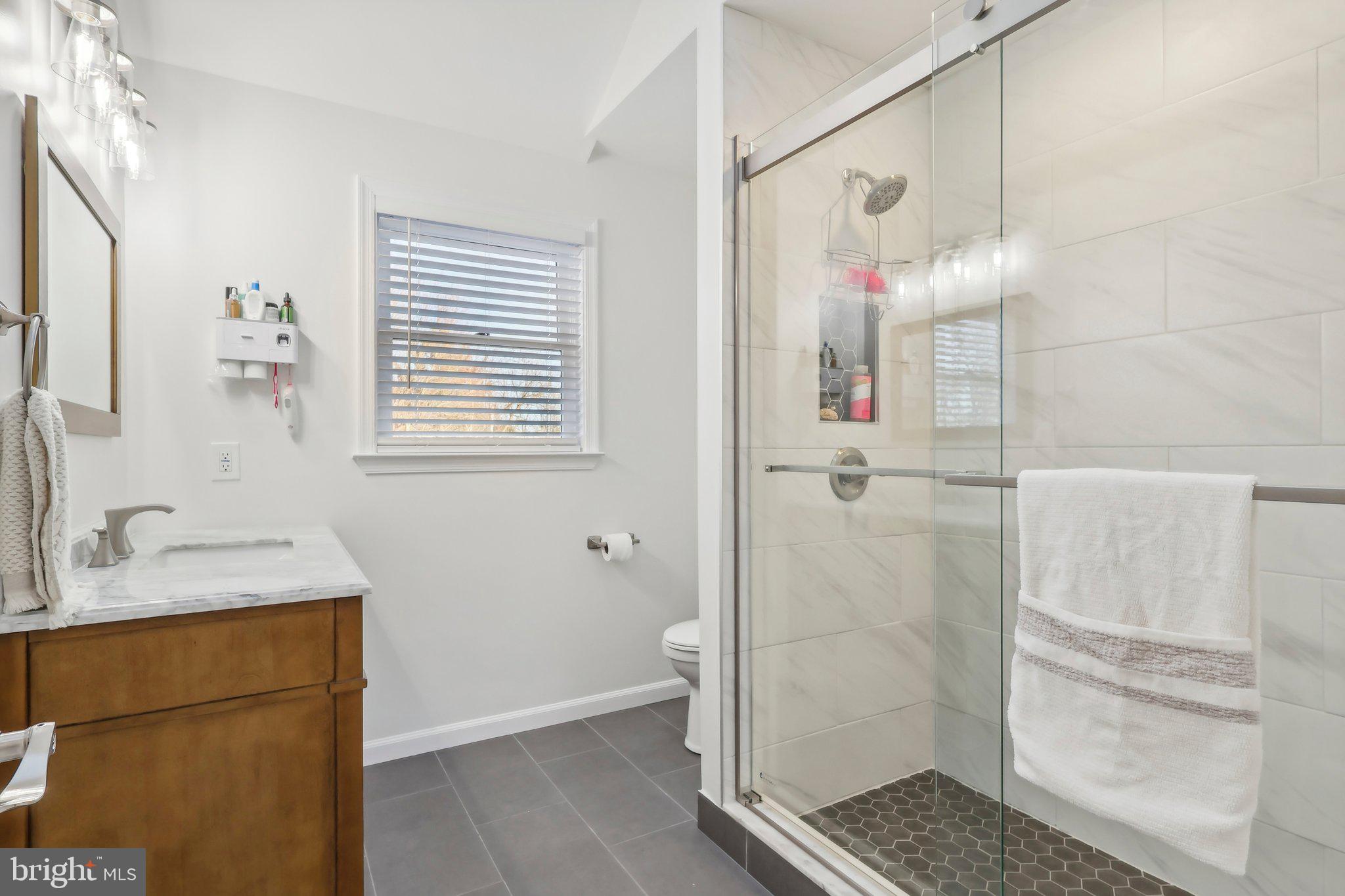 107 Diane Circle Eagleville, PA 19403 - Photo 41 of 68 Master bath