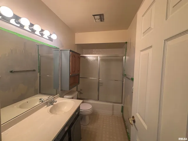 $115,000 | 920 17th Street, Moline, IL 61265