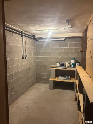 $115,000 | 920 17th Street, Moline, IL 61265