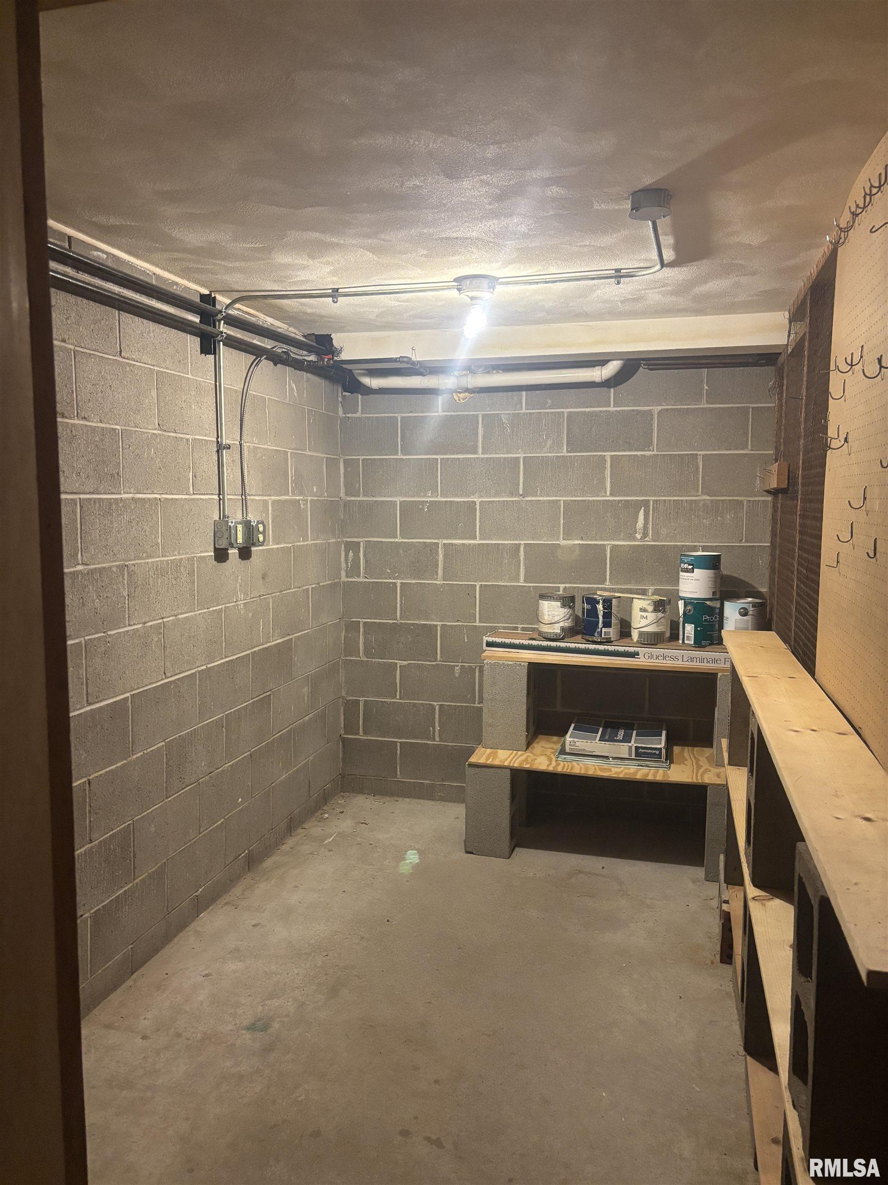 920 17th Street Moline, IL 61265 - Photo 15 of 17