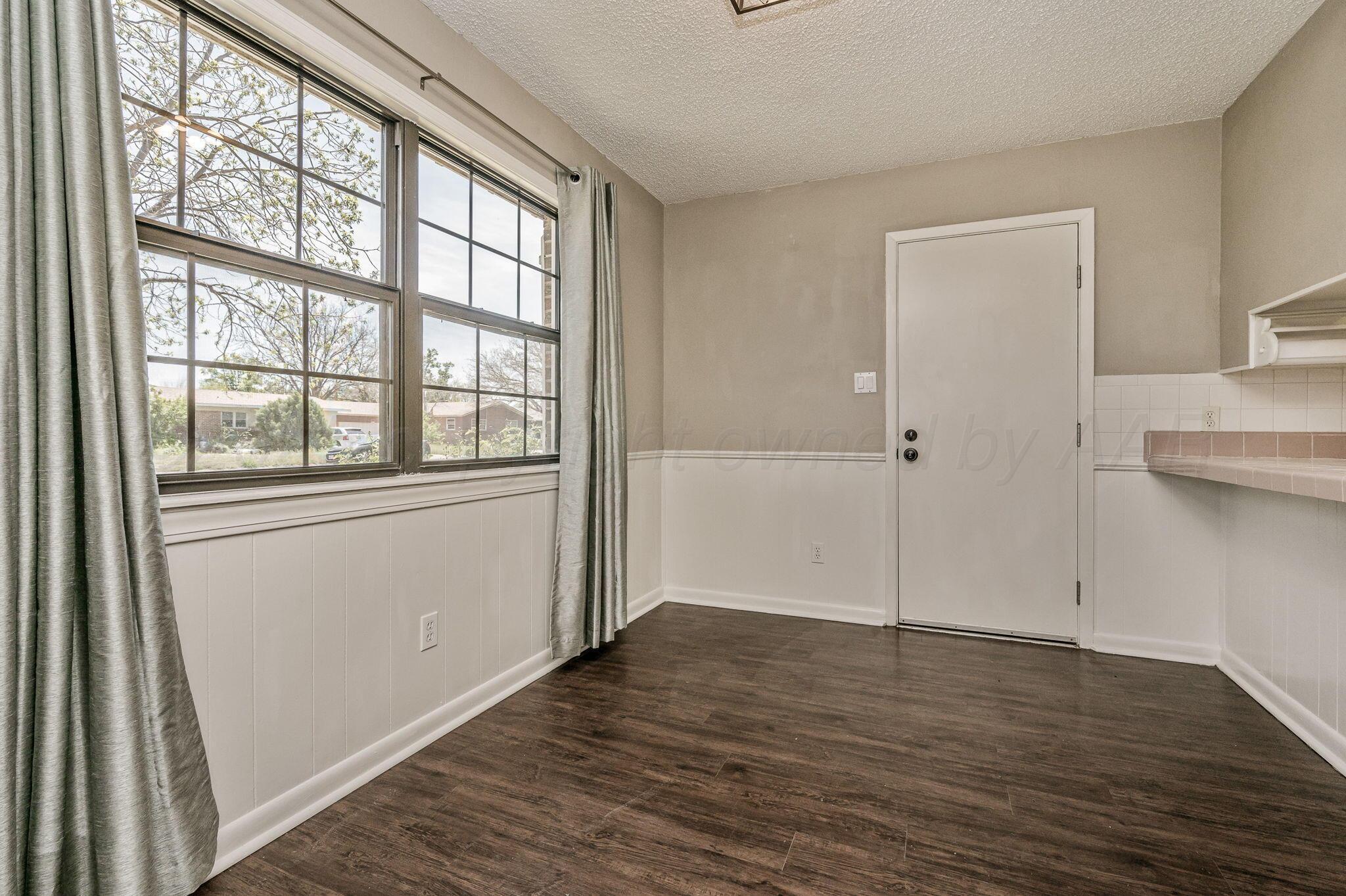 4610 South Bryan Street Amarillo, TX 79110 - Photo 6 of 21 4610 S Bryan St 09