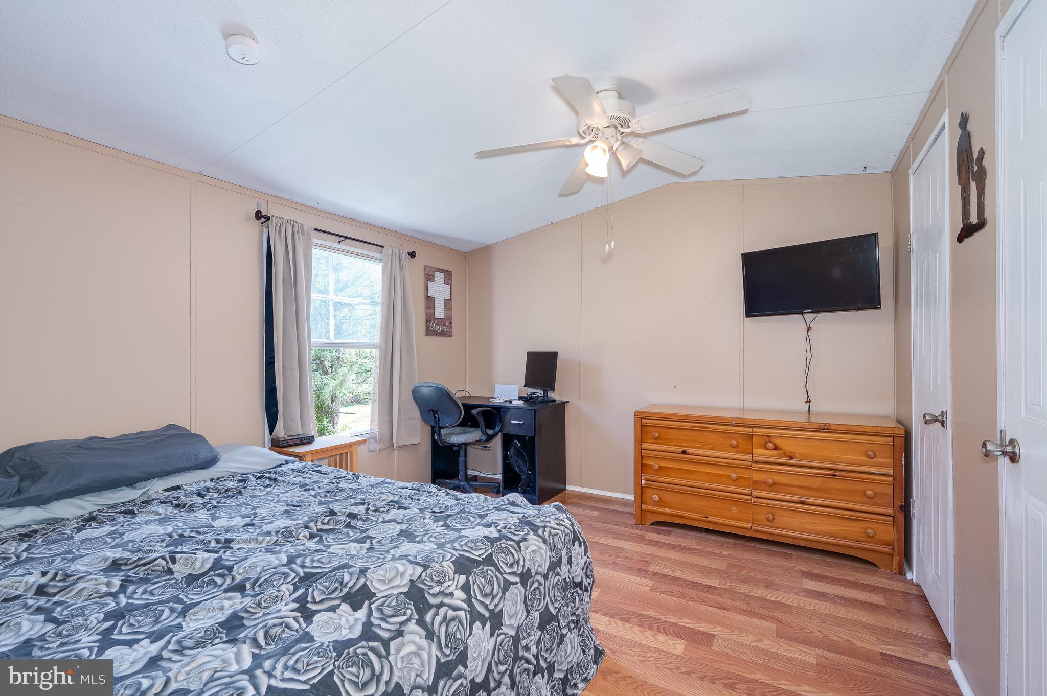 845 Spriggs Road Berkeley Springs, WV 25411 - Photo 15 of 43 Gallery Image 15