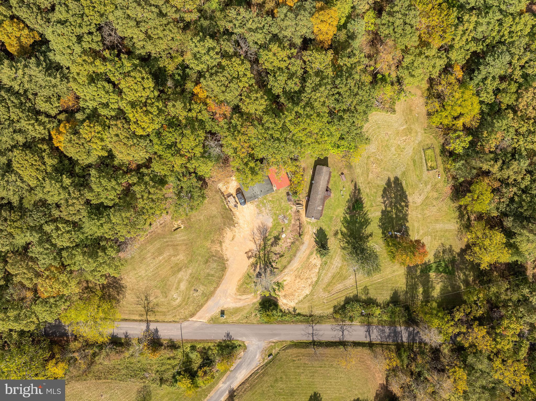 845 Spriggs Road Berkeley Springs, WV 25411 - Photo 4 of 43 Gallery Image 4