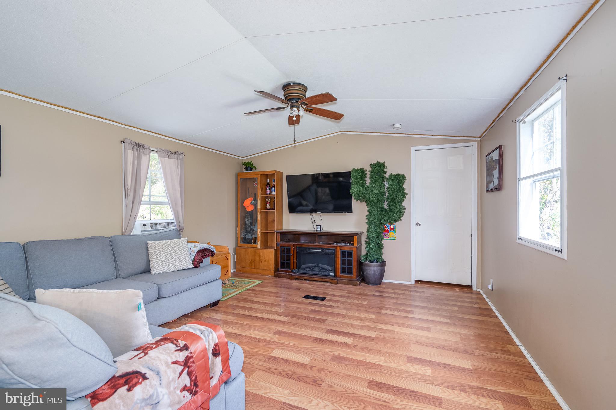 845 Spriggs Road Berkeley Springs, WV 25411 - Photo 10 of 43 Gallery Image 10