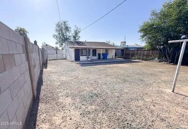 $1,895 | 2134 East Oak Street, Phoenix, AZ 85006