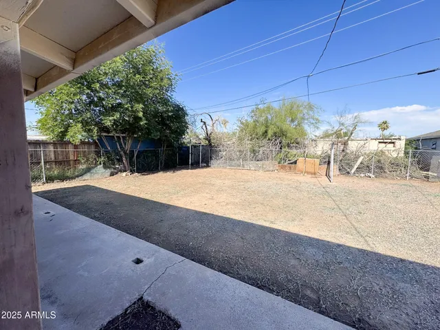 a view of a livingroom with entry way