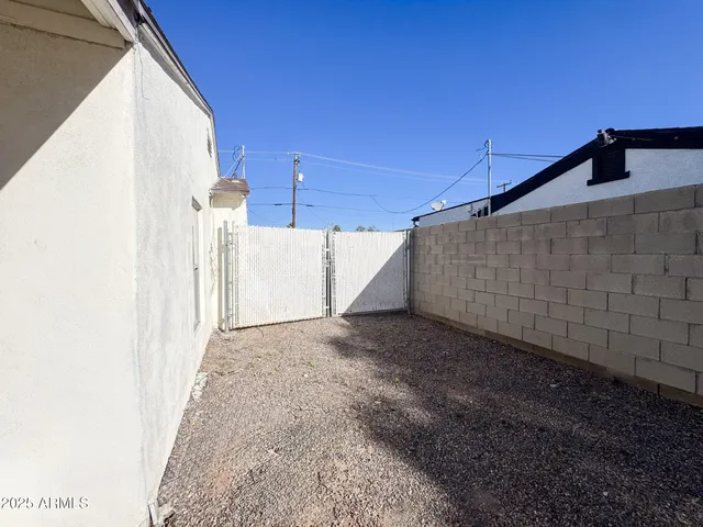 $1,895 | 2134 East Oak Street, Phoenix, AZ 85006