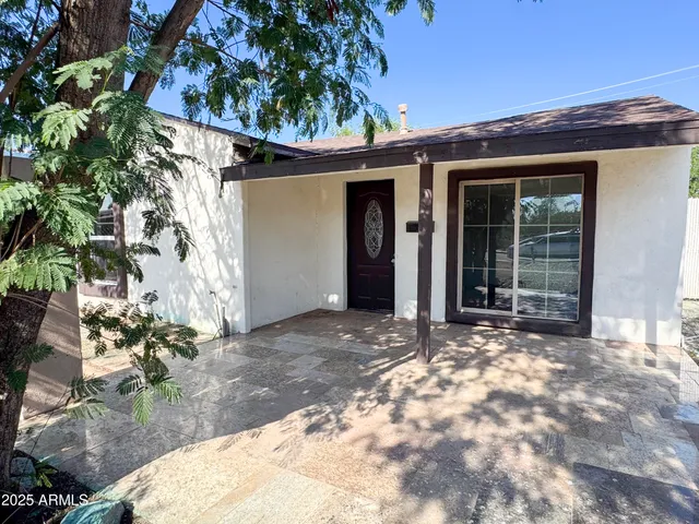 $1,895 | 2134 East Oak Street, Phoenix, AZ 85006