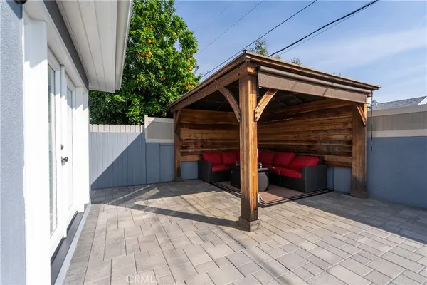 $1,095,000 | 17200 Willard Street, Lake Balboa, CA 91406