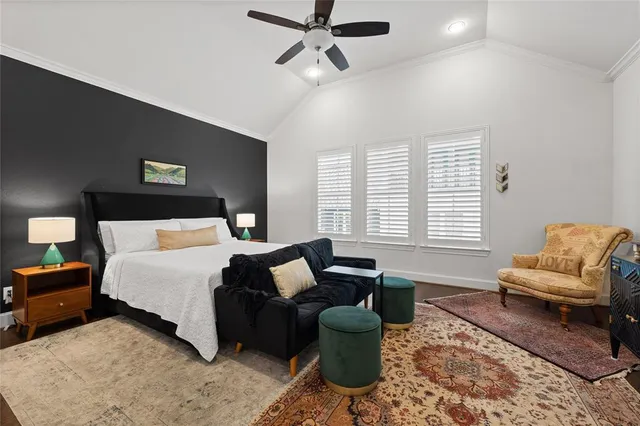 a en suite bathroom with a sink and a mirror