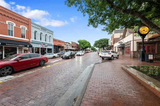 a car parked in front of a building