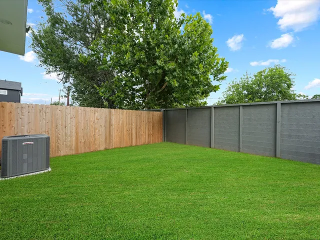 $399,990 | 4830 Pinemont Drive, Houston, TX 77092