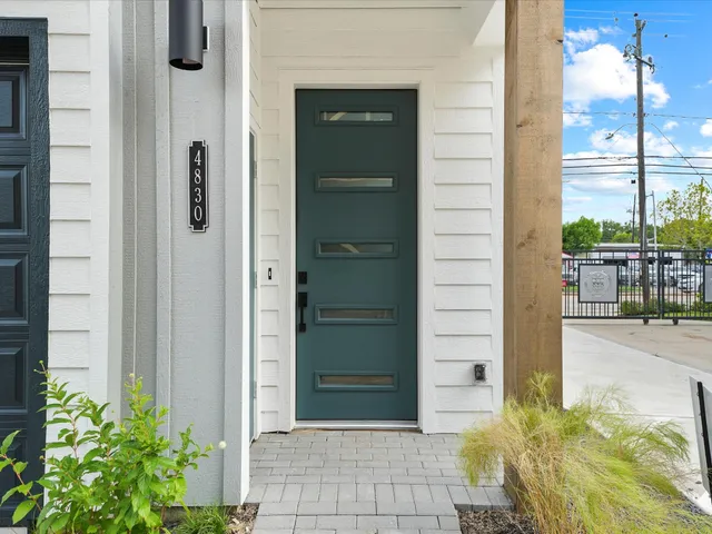 $399,990 | 4830 Pinemont Drive, Houston, TX 77092