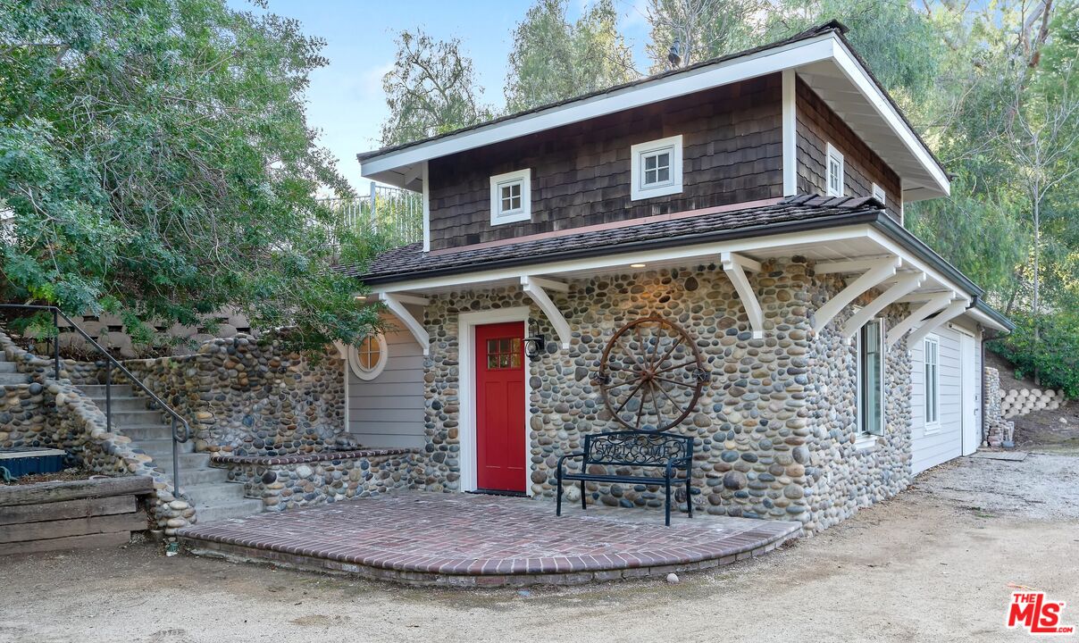 24901 Jim Bridger Road Hidden Hills, CA 91302 - Photo 16 of 25