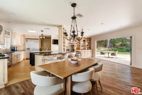 $5,250,000 | 24901 Jim Bridger Road, Hidden Hills, CA 91302