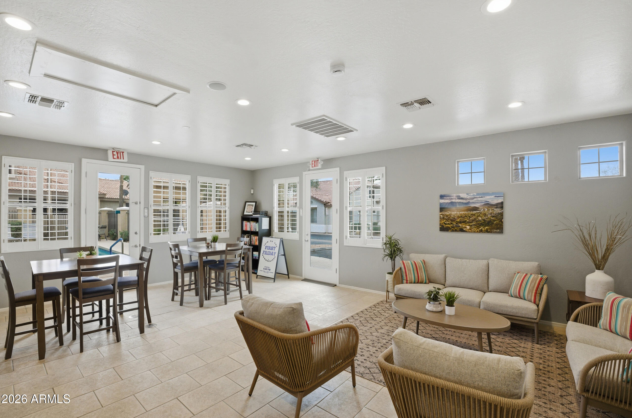 1024 East Frye Road, Unit 1060 Phoenix, AZ 85048 - Photo 31 of 41 a living room with furniture and a large window