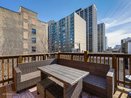 $399,900 | 825 West Eastwood Avenue, Unit 3E, Chicago, IL 60640