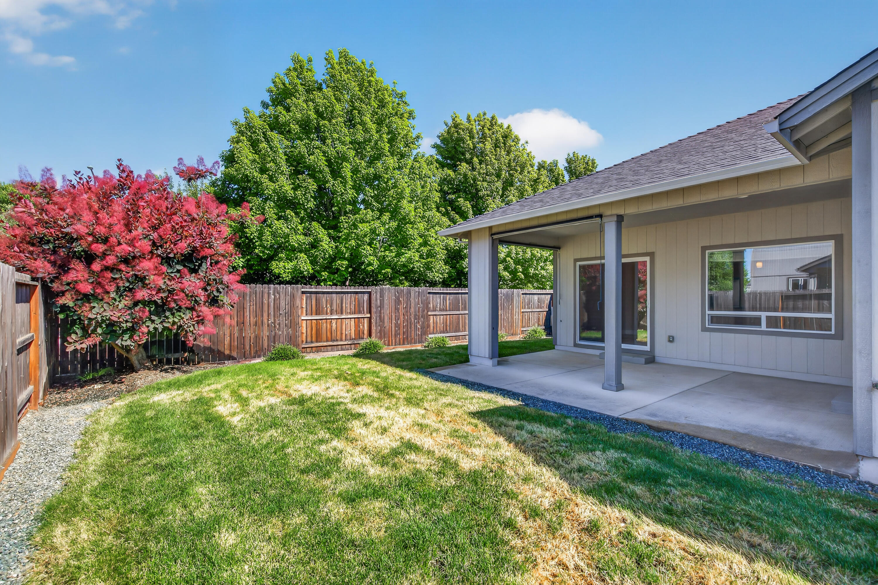 989 Pendleton Drive Medford, OR 97501 - Photo 21 of 26 27-27