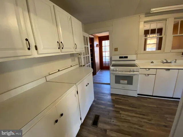 $2,545 | 885 Truslow Road, Fredericksburg, VA 22406