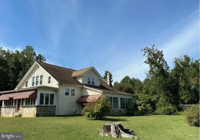 $2,545 | 885 Truslow Road, Fredericksburg, VA 22406