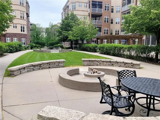 $225,000 | 2550 38th Avenue Northeast, Unit 109, St. Anthony, MN 55421