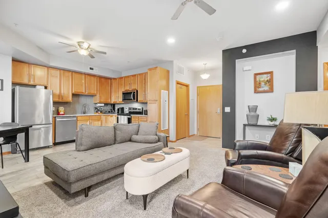 $225,000 | 2550 38th Avenue Northeast, Unit 109, St. Anthony, MN 55421