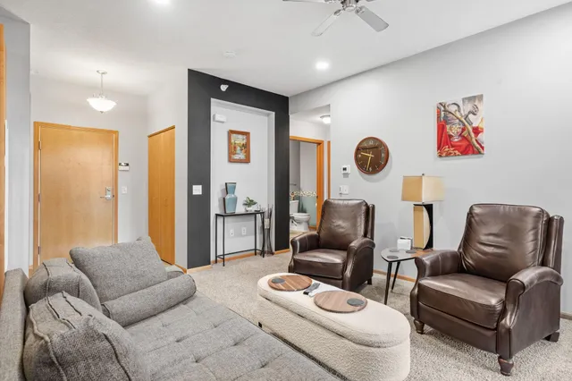 $215,000 | 2550 38th Avenue Northeast, Unit 109, St. Anthony, MN 55421