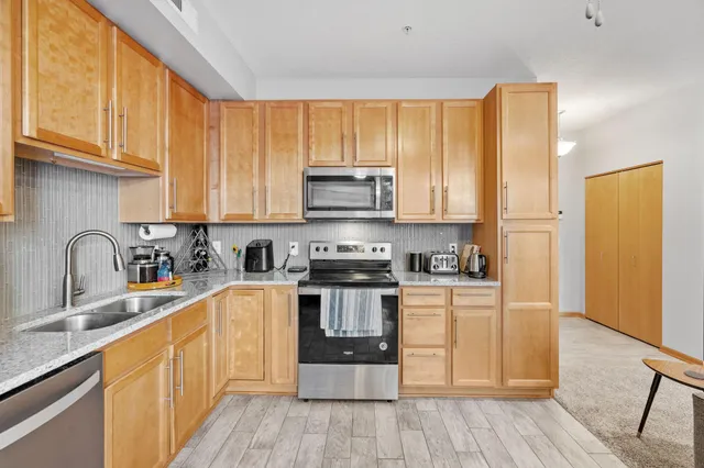 $225,000 | 2550 38th Avenue Northeast, Unit 109, St. Anthony, MN 55421