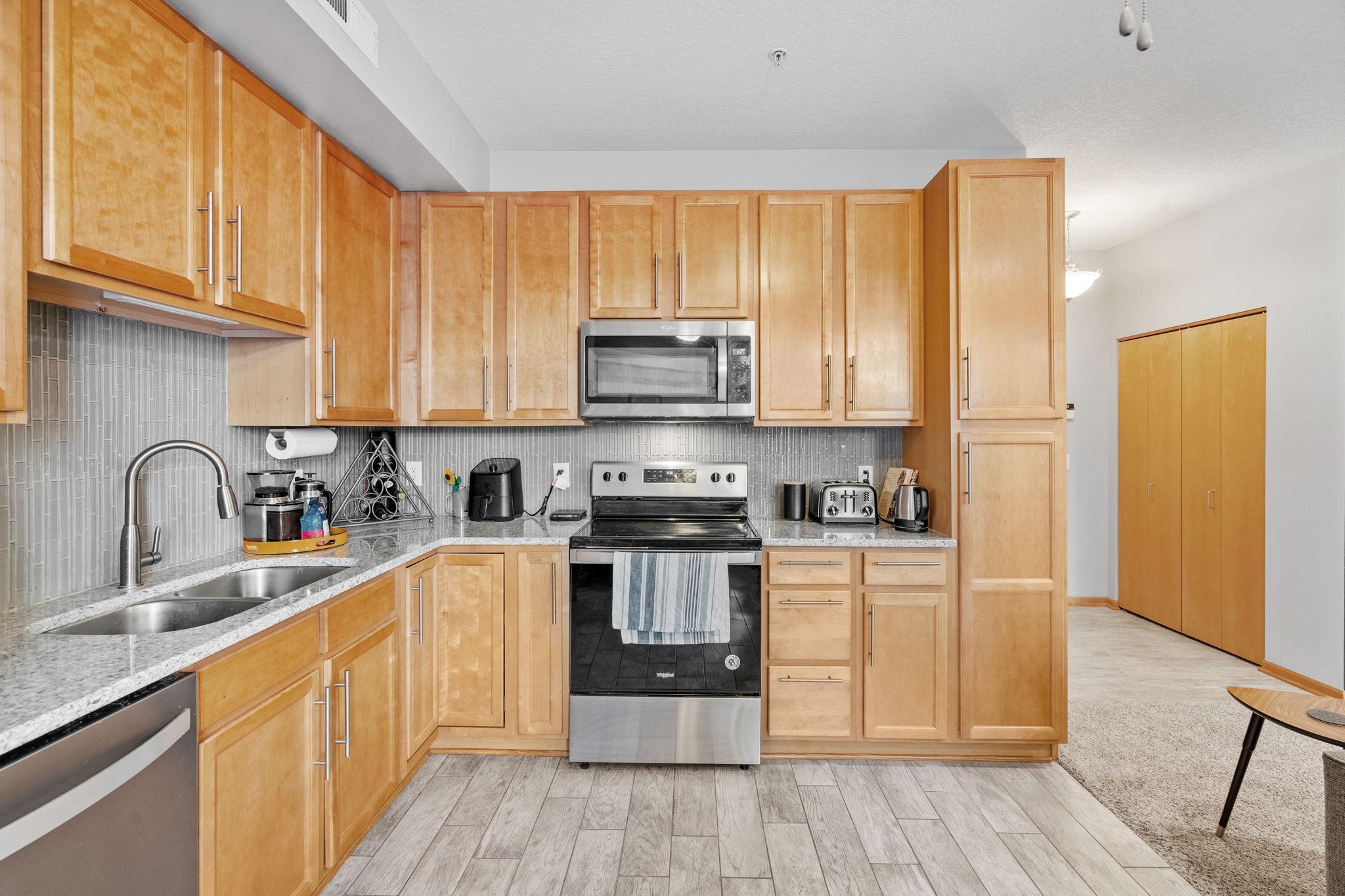 2550 38th Avenue Northeast, Unit 109 St. Anthony, MN 55421 - Photo 9 of 23