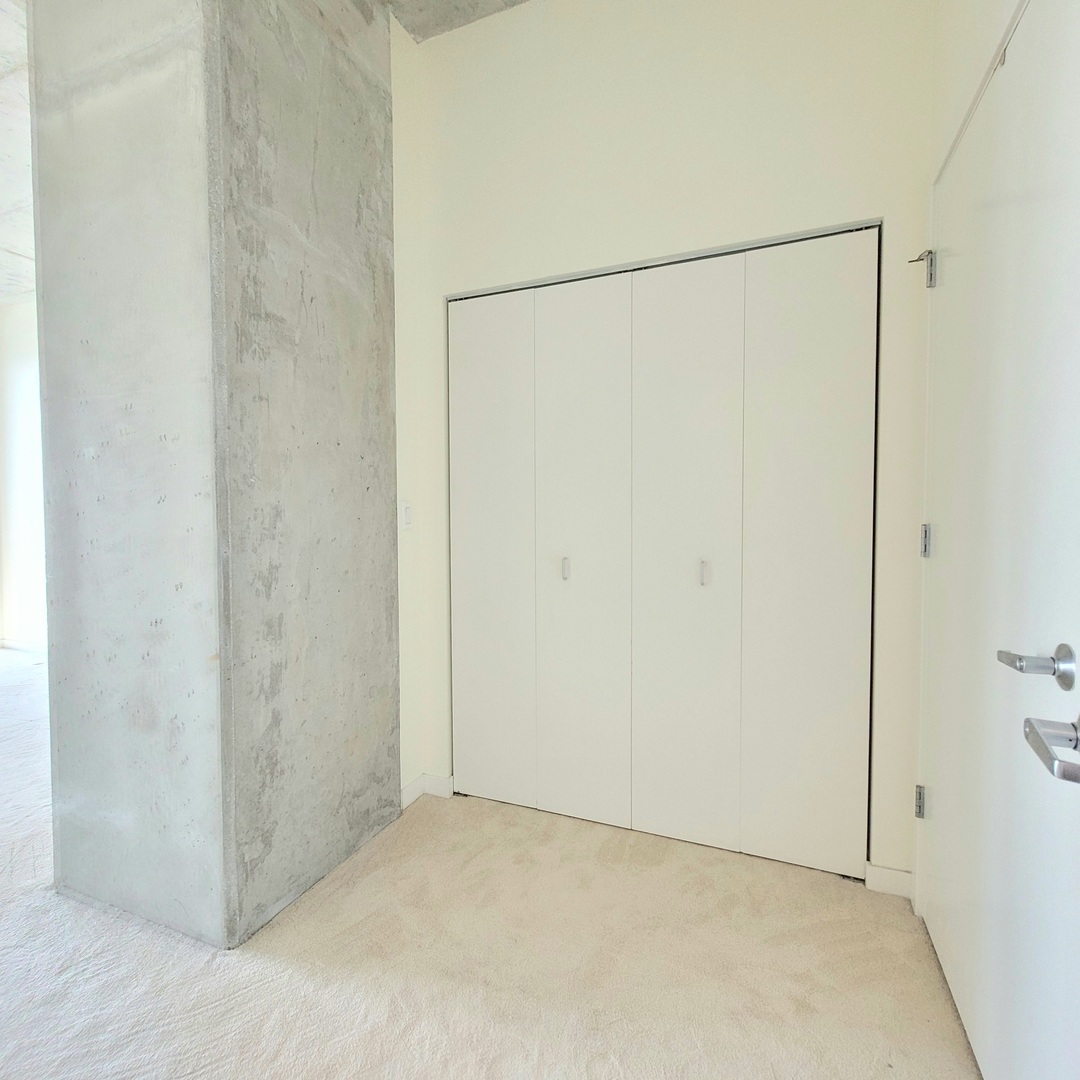 Undisclosed Address Chicago, IL 60607 - Photo 10 of 26 a view of an empty room