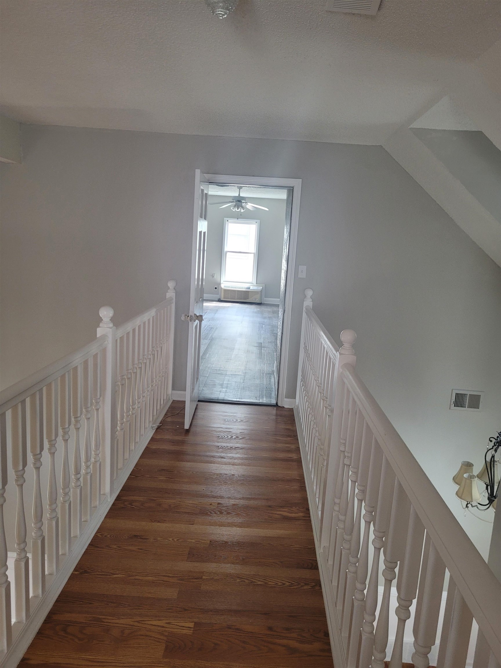 138 Walnut Ridge Lane Memphis, TN 38018 - Photo 14 of 17 Upstairs breeze way