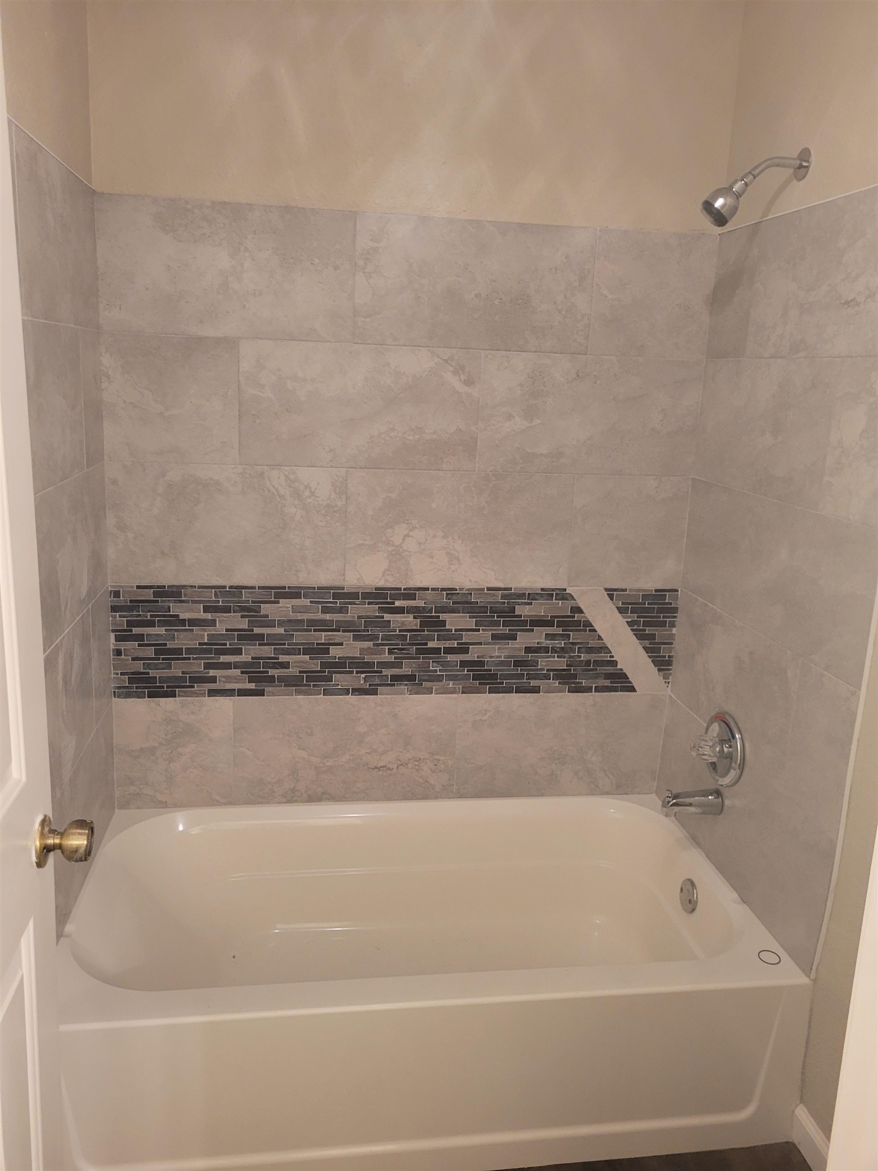 138 Walnut Ridge Lane Memphis, TN 38018 - Photo 16 of 17 Downstairs hall bathroom