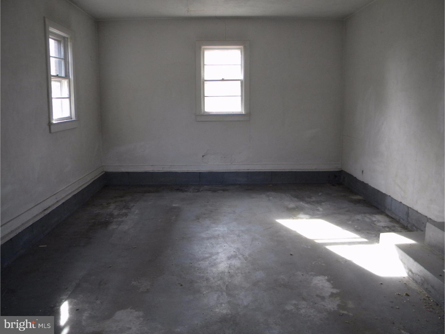 610 Monroeville Road Monroeville, NJ 08343 - Photo 17 of 25 Garage