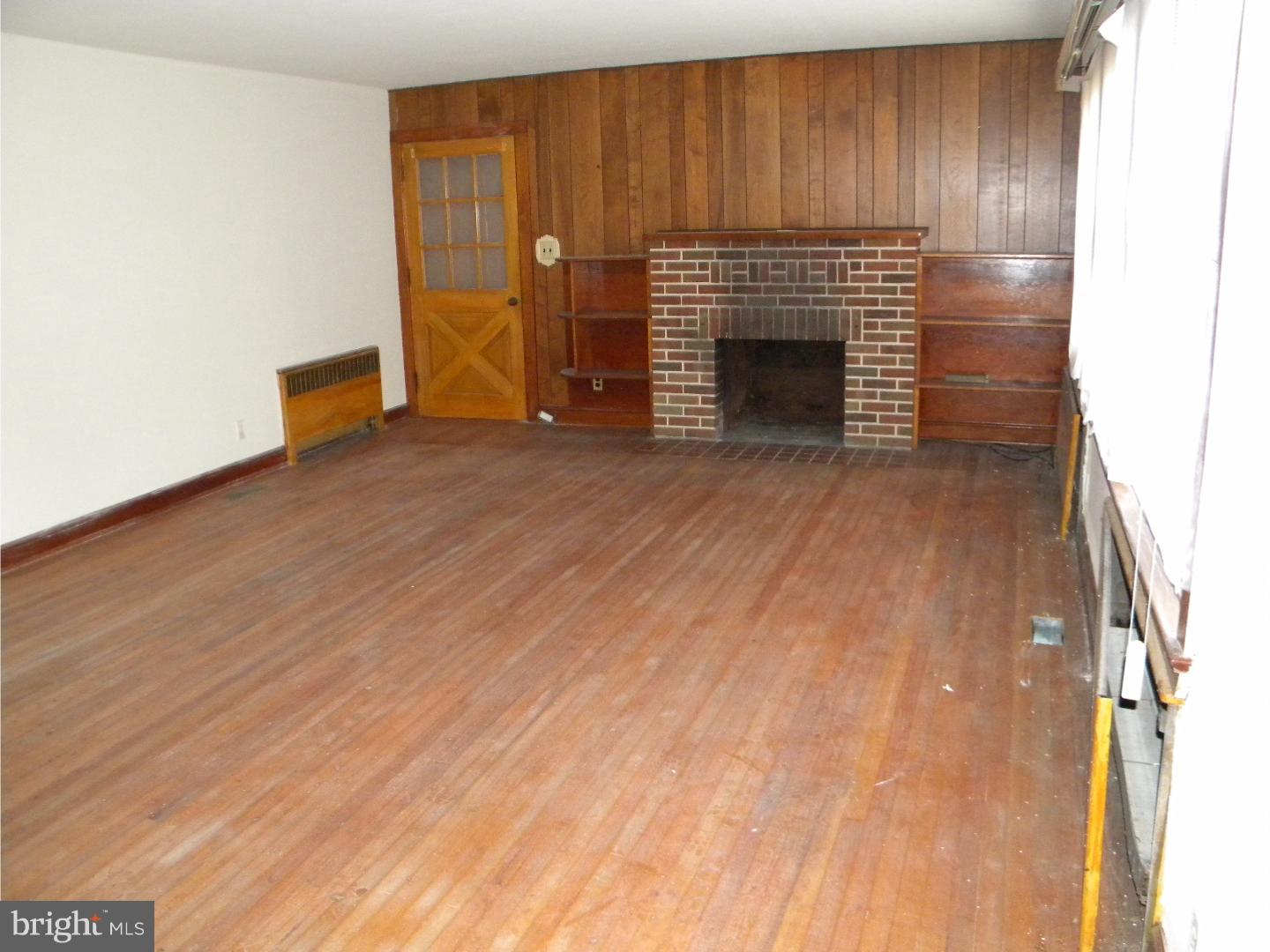 610 Monroeville Road Monroeville, NJ 08343 - Photo 8 of 25 Living Room