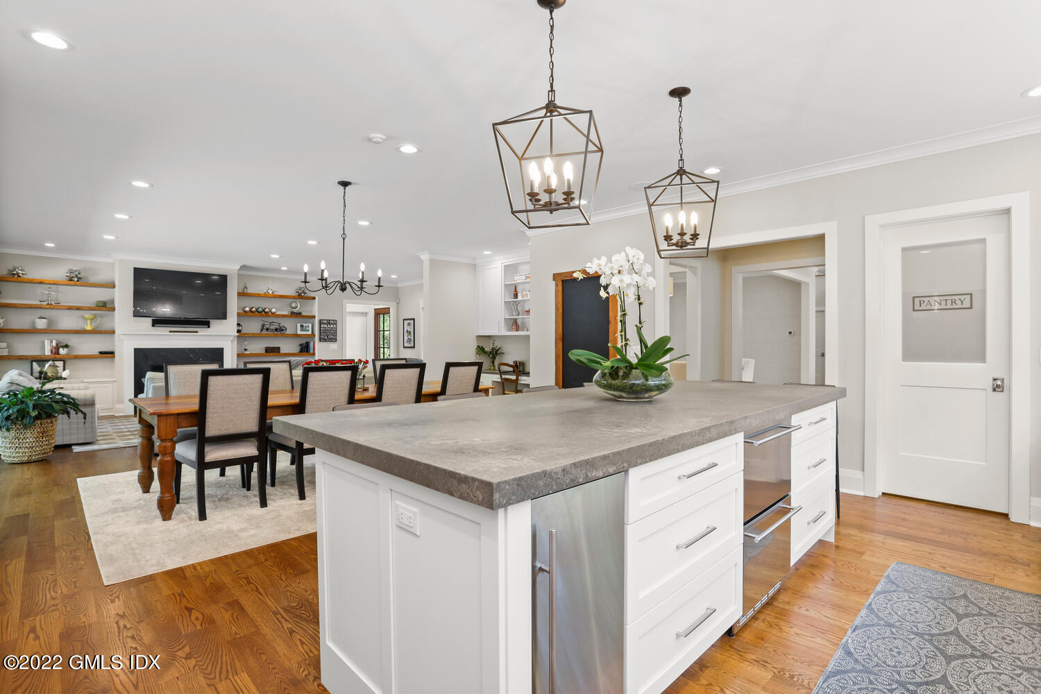 2 Loch Lane Greenwich, CT 06830 - Photo 15 of 64 2 Loch Ln Greenwich CT 06830-large-017-0