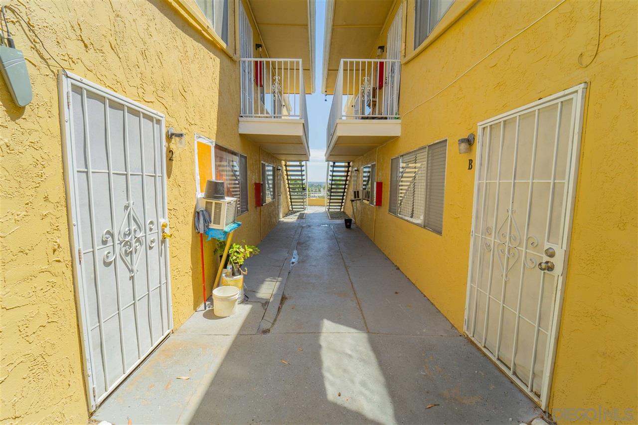 9236 Harness Street Spring Valley, CA 91977 - Photo 6 of 17 Gallery Image 6
