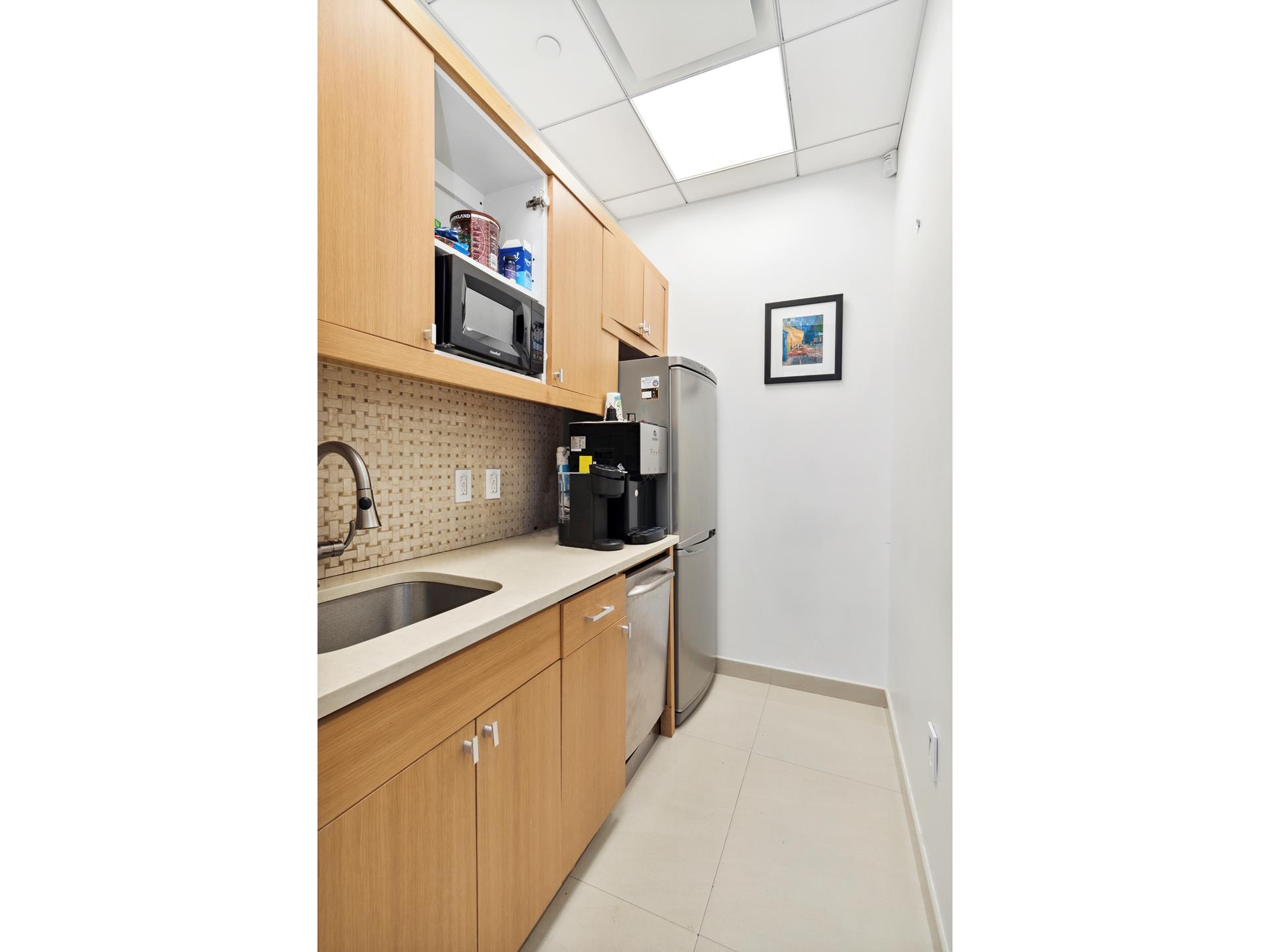 50 West 47th Street, Unit 1609 Manhattan, NY 10036 - Photo 9 of 11