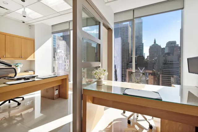 $2,995,000 | 50 West 47th Street, Unit 1609 | Midtown Central