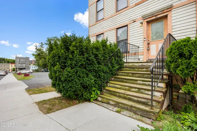 $229,900 | 24 Delaware Street, Albany, NY 12202
