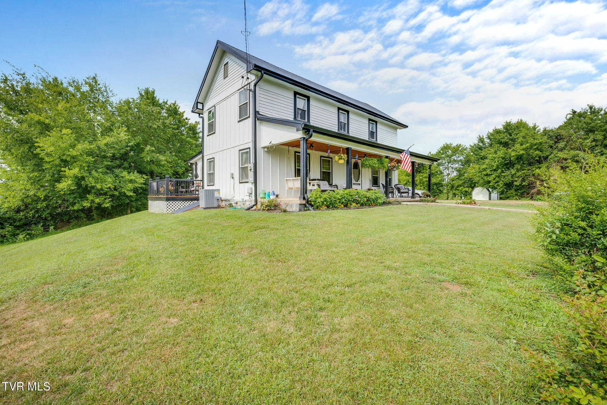 1655 Kenneytown Road Greeneville, TN 37745 - Photo 2 of 59 002