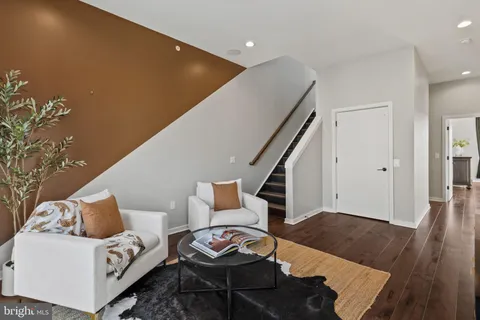$1,249,000 | 3200 Parkview Walk, Philadelphia, PA 19125