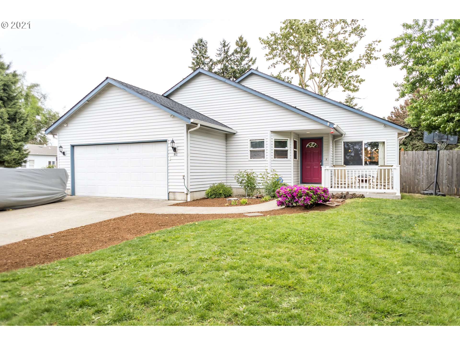 81 Shady Loop Springfield, OR 97477 - Photo 2 of 18